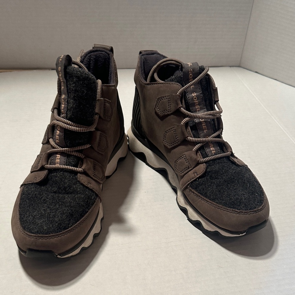 Sorel Kinetico Caribou Bootie.  Size 8. Very good used condition.